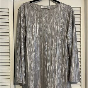 Med. Susan Graver Silver Textured Top